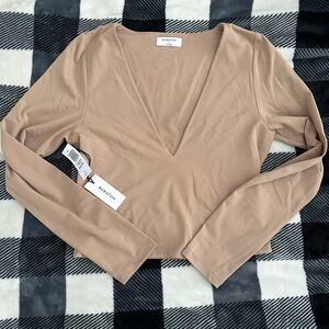 Aritzia Babaton Contour Long Sleeve Crop